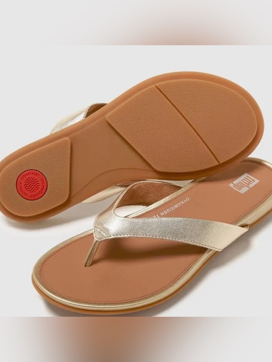 Fitflop Shoes - Fitflop Box Label with Platino Gracie Leather Flip-Flops